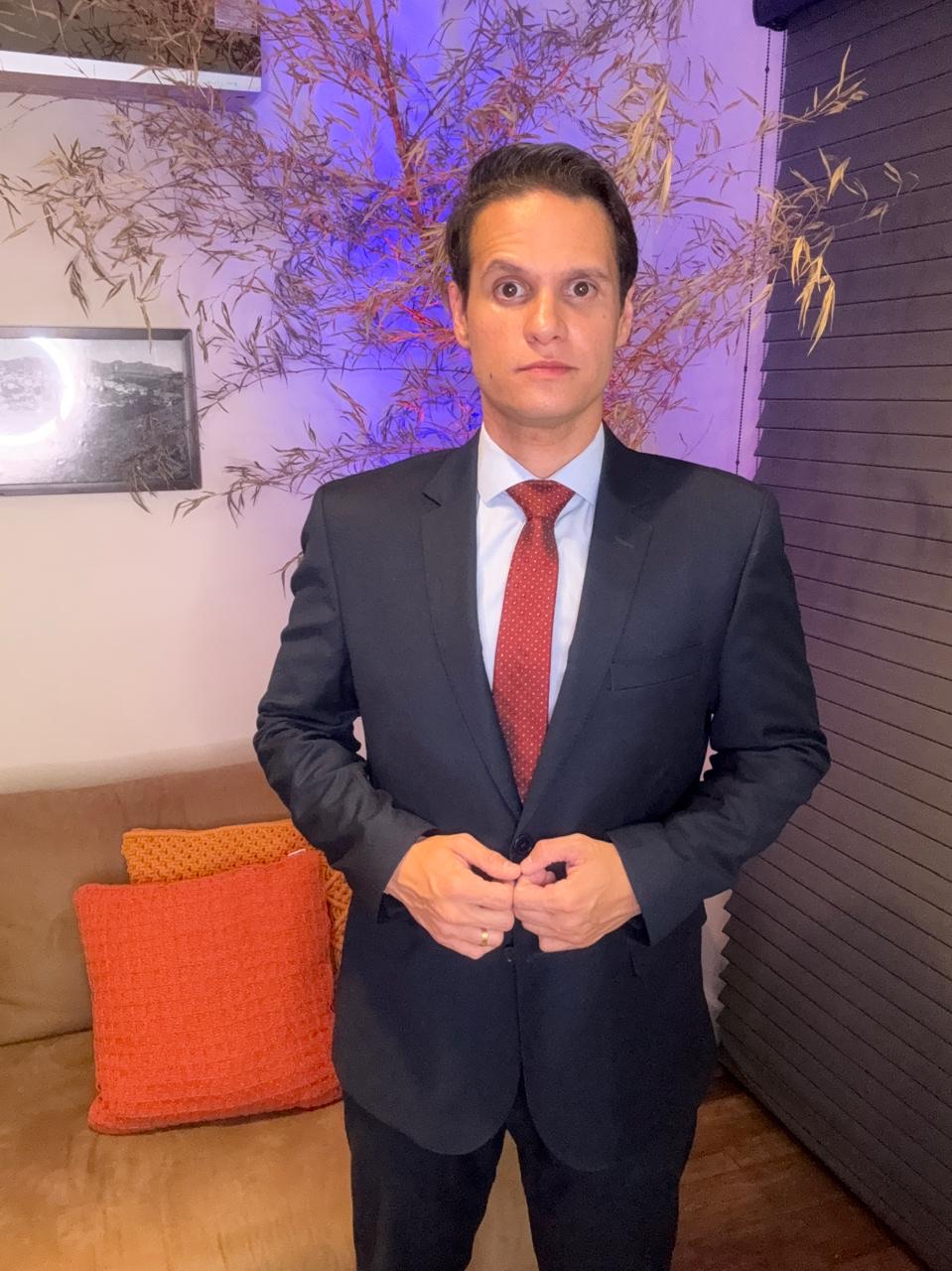 Lucas Ribeiro Arruda em retrato formal